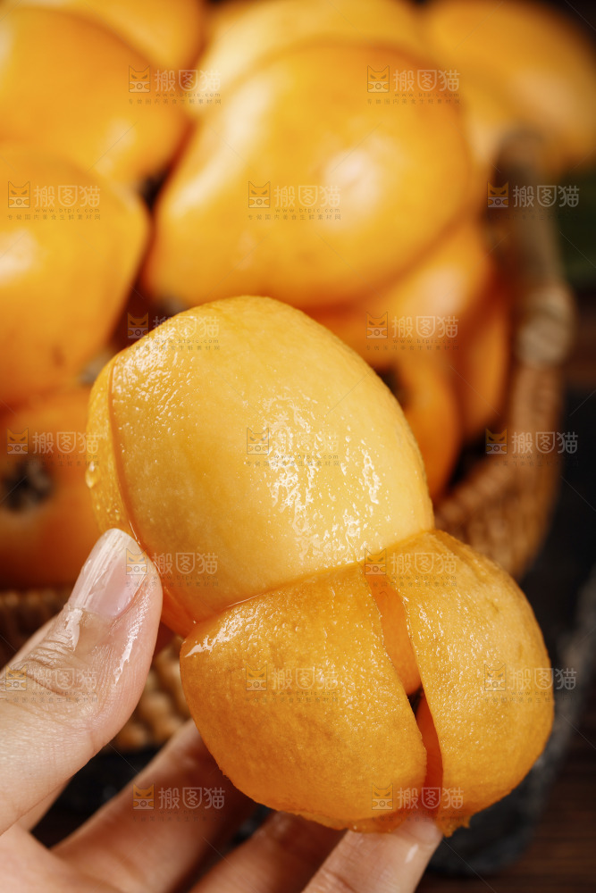 深底上的枇杷