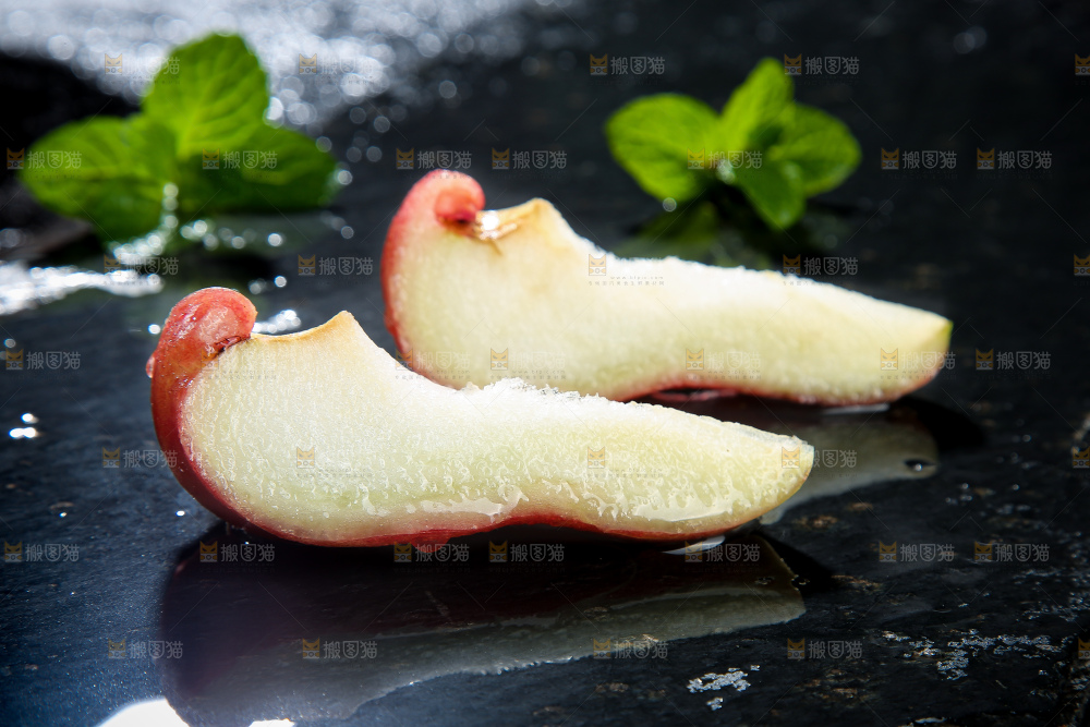 深底上的莲雾