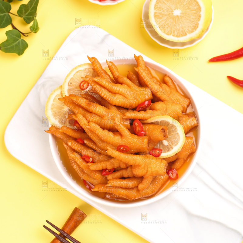 浅底上的酸辣鸡爪