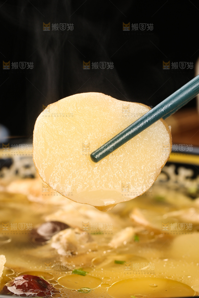 碗里的天麻炖鸡