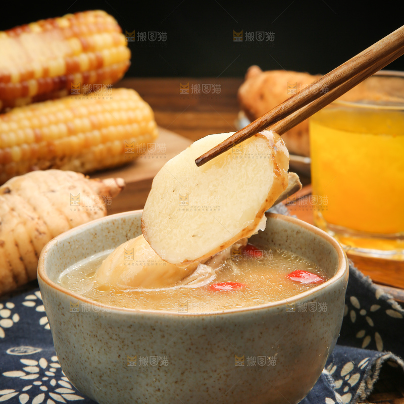 碗里的天麻炖鸡