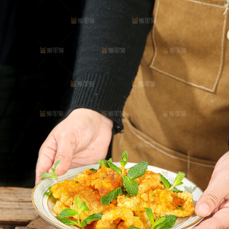 盘子里的锅包肉