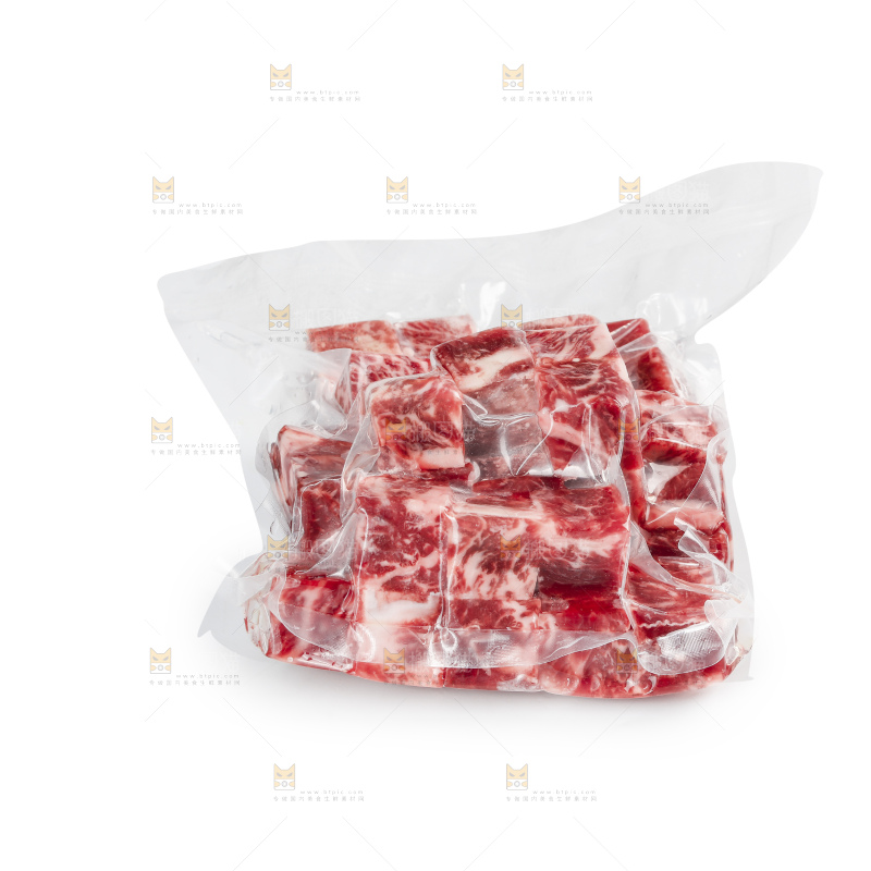 白底上的牛肉粒