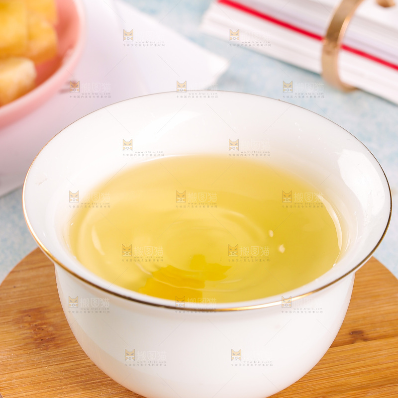 浅底上的梨膏糖