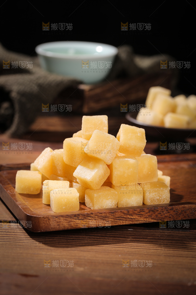 深底上的梨膏糖
