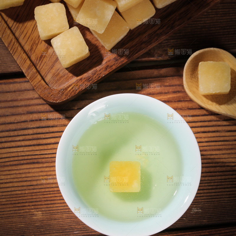 深底上的梨膏糖