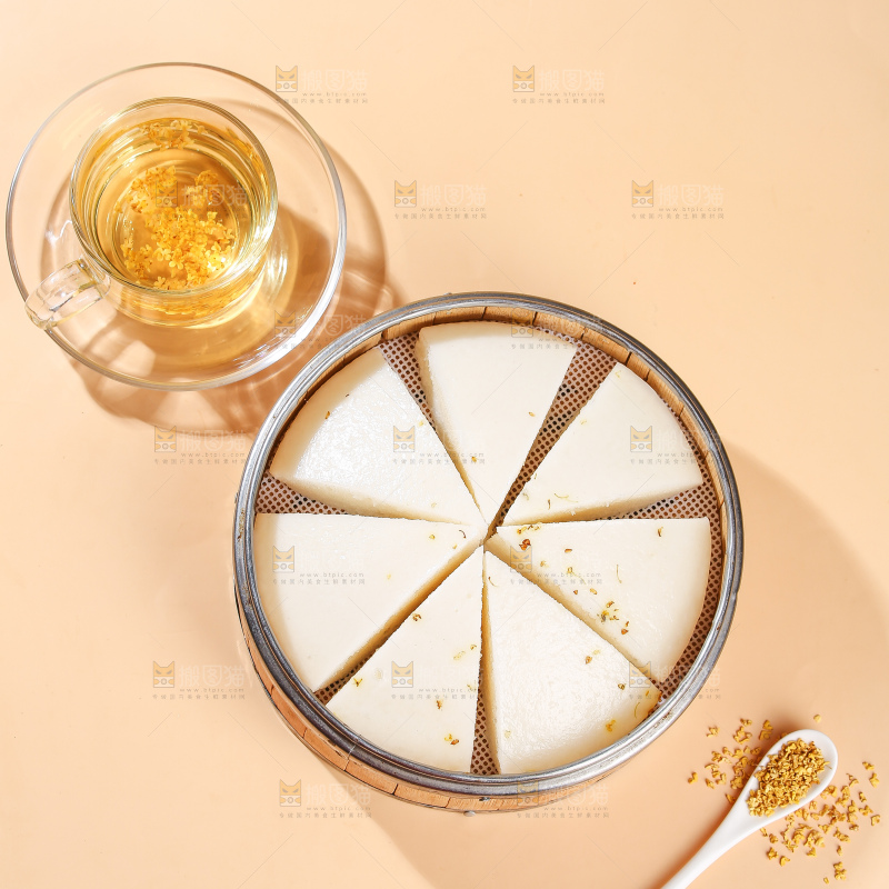 浅底上的白糖桂花糕