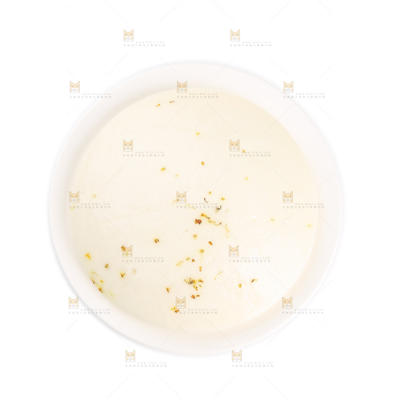 白底上的白糖桂花糕