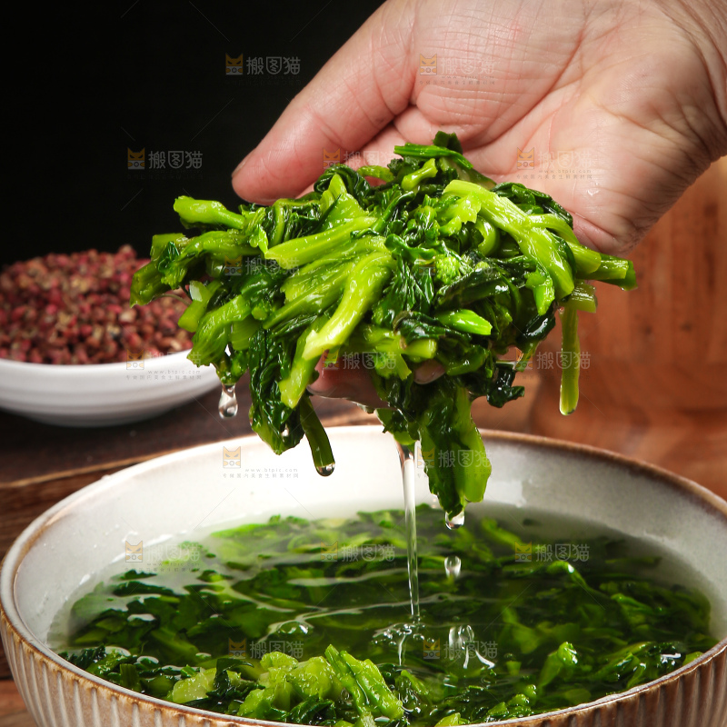 深底上的万年青菜干