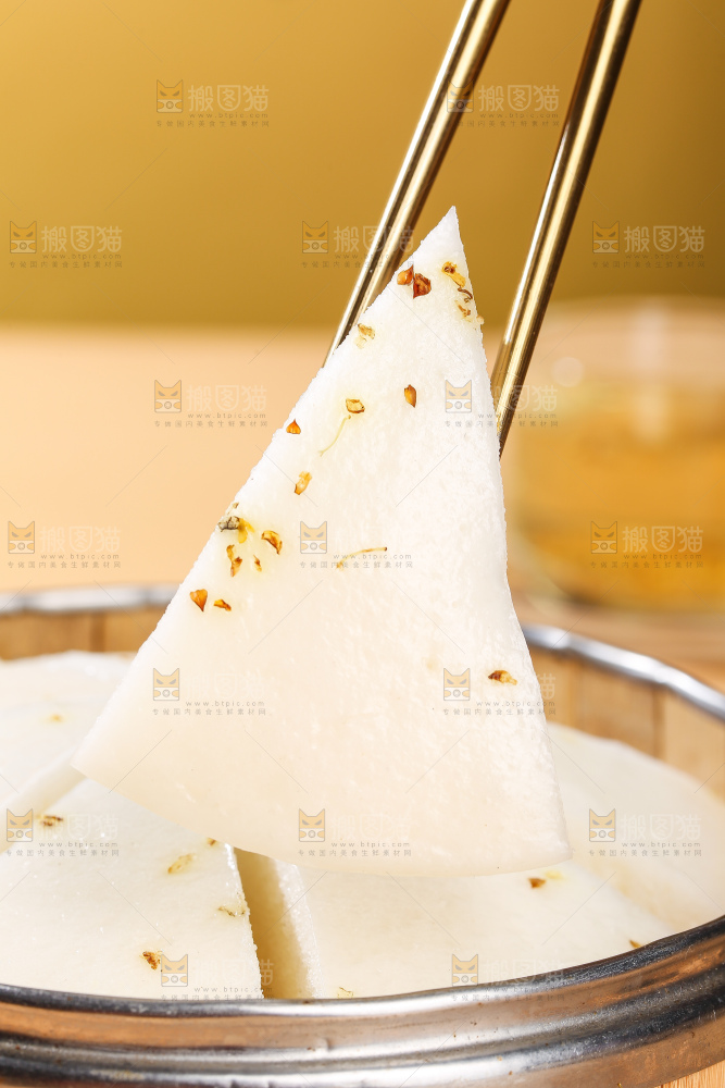 浅底上的白糖桂花糕