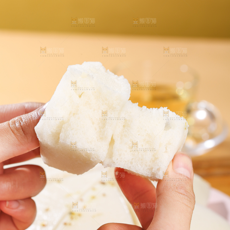 浅底上的白糖桂花糕