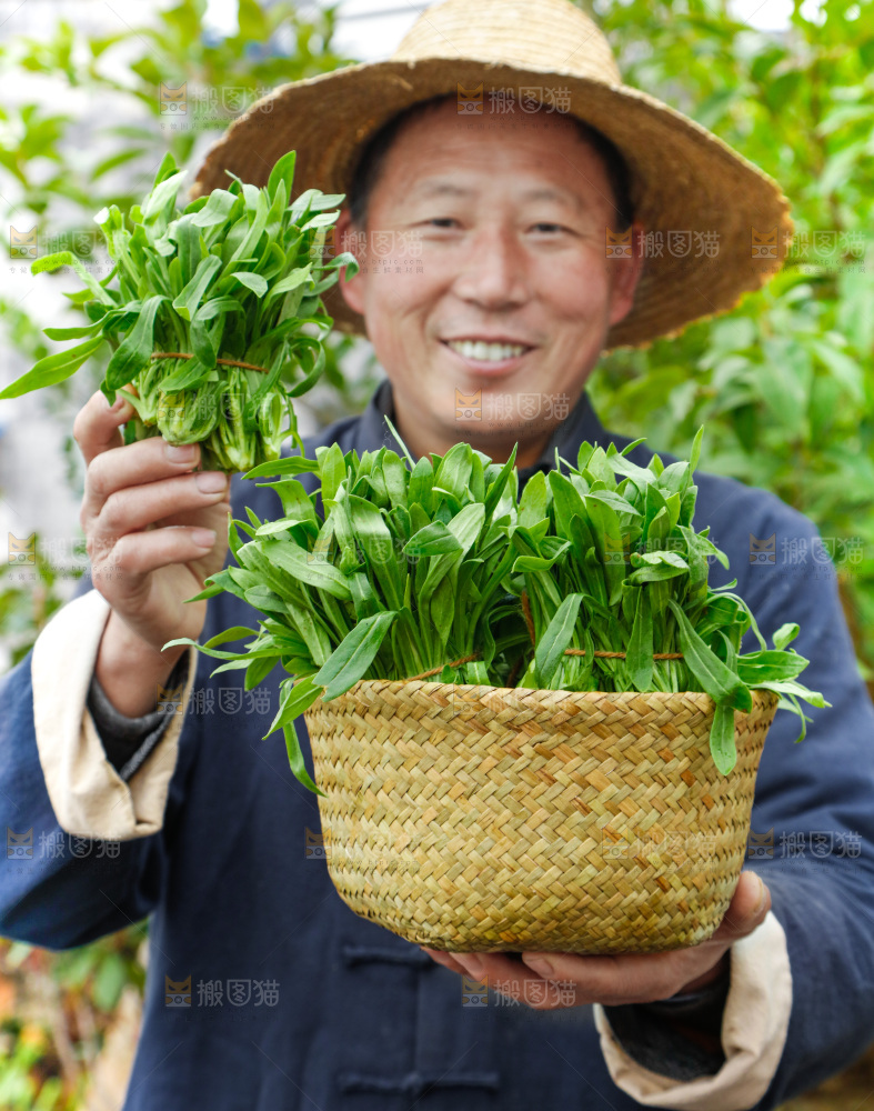 手里拿着面条菜