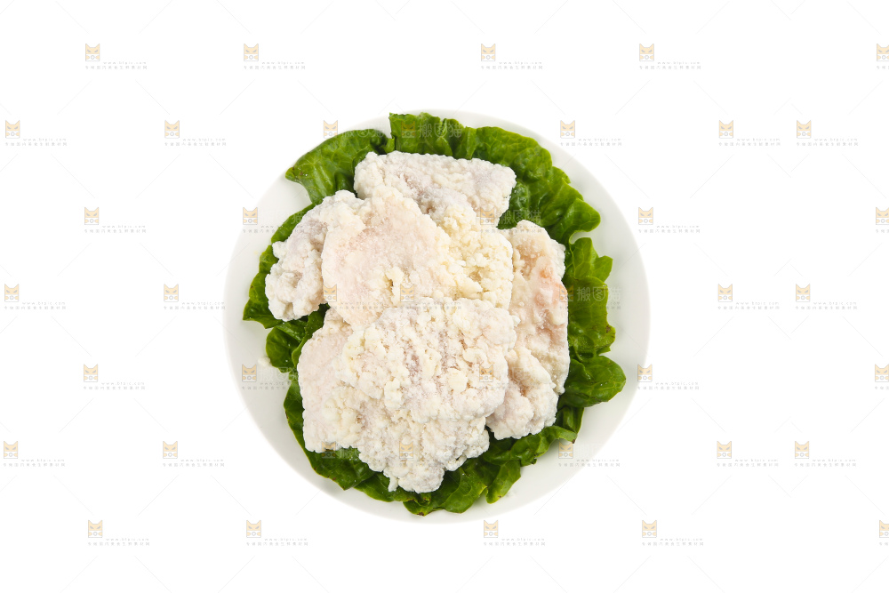 盘子里放着锅包肉