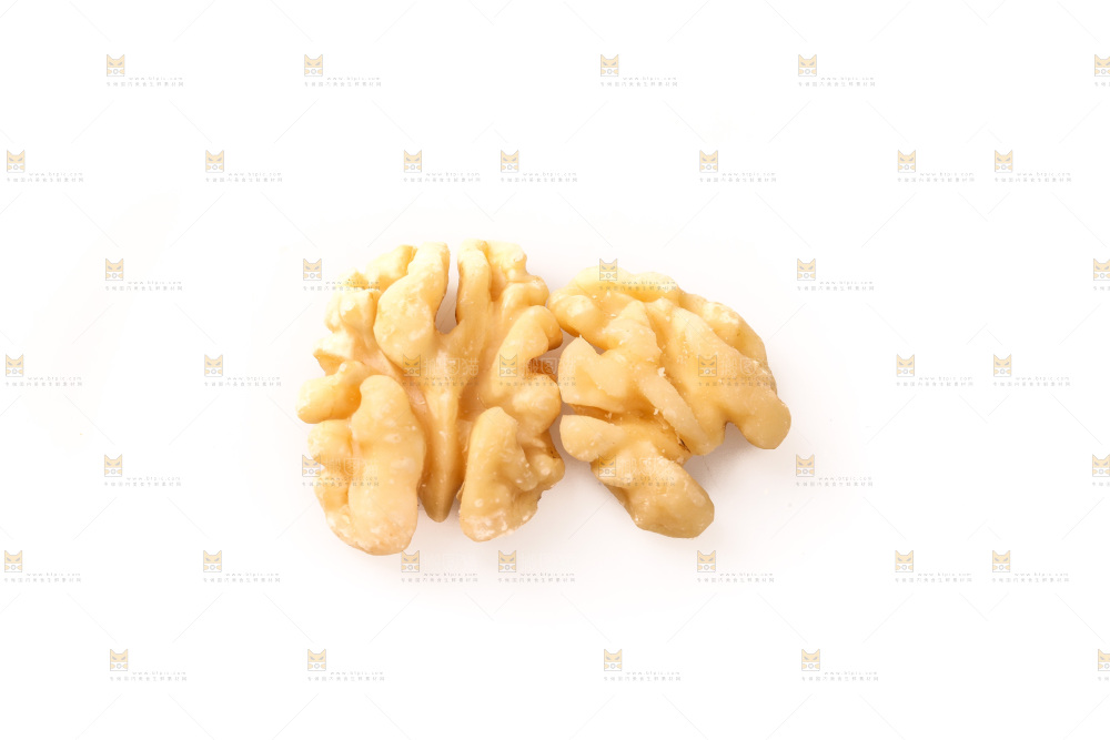 白底上的核桃仁