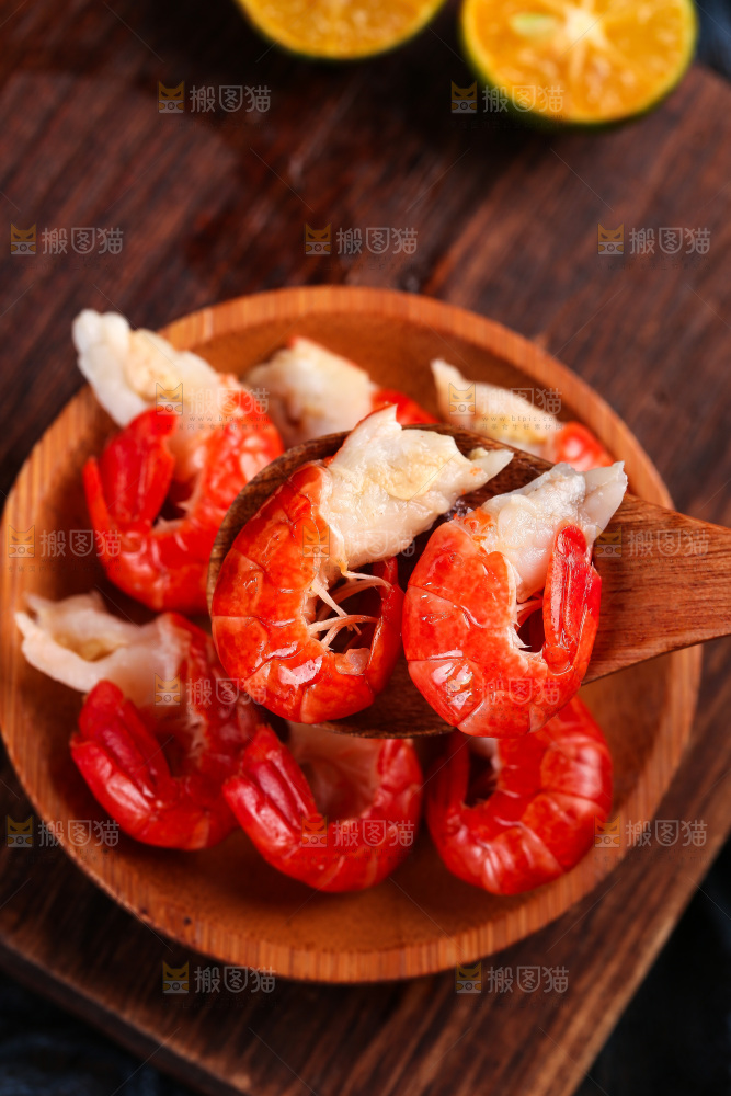 深底上的虾尾