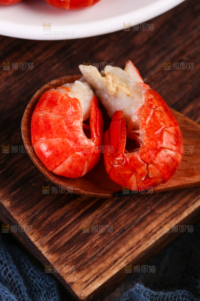 深底上的虾尾