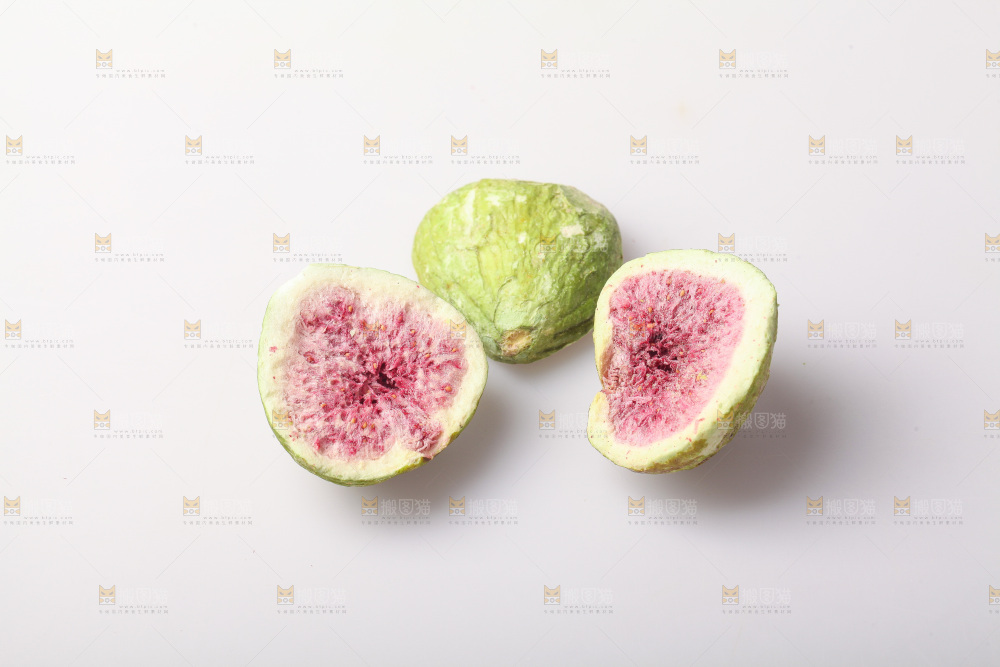 白底上的无花果冻干