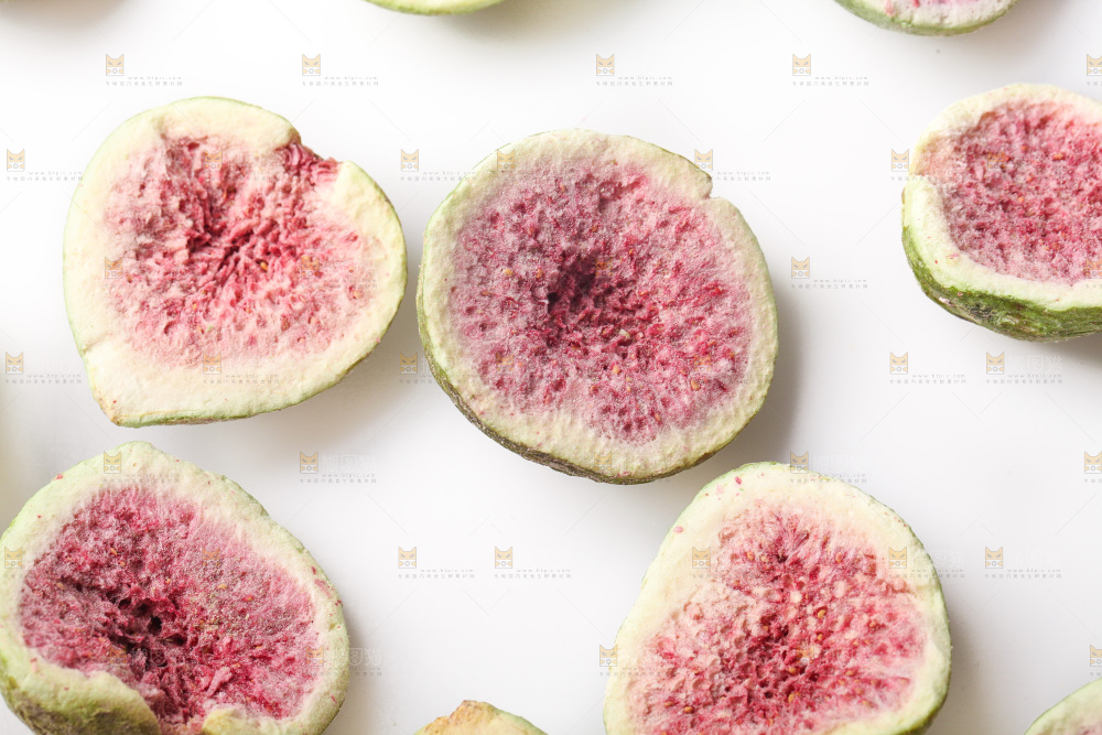 白底上的无花果冻干