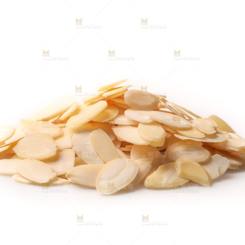 白底上的杏仁片