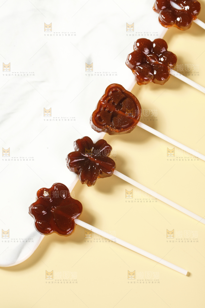 浅底上的秋梨膏棒棒糖