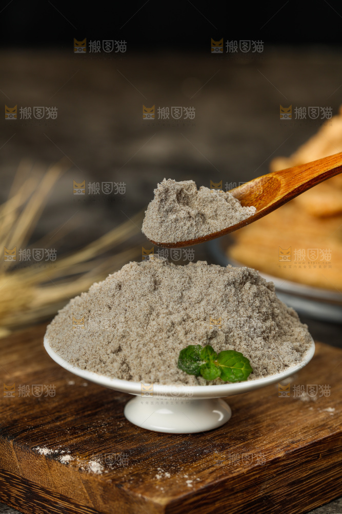 深底上的荞麦面团