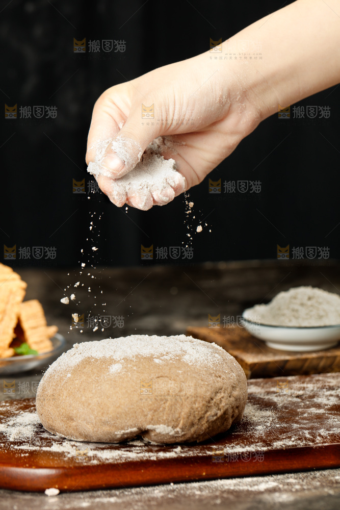 深底上的荞麦面团