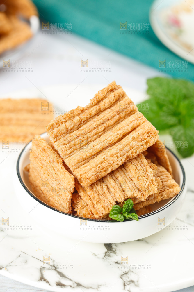 浅底上的荞麦酥