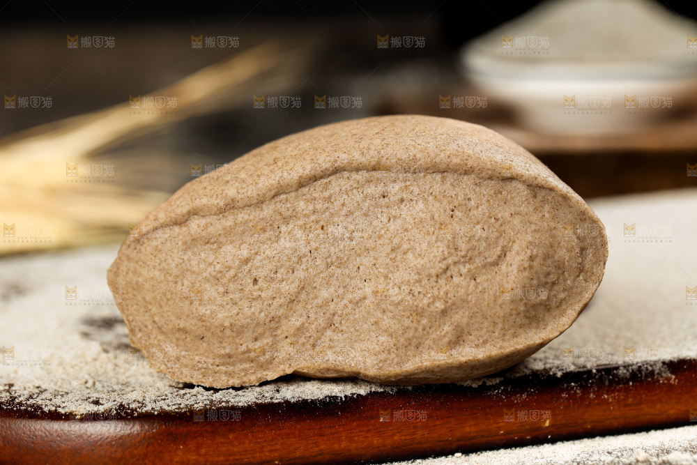 深底上的荞麦面团