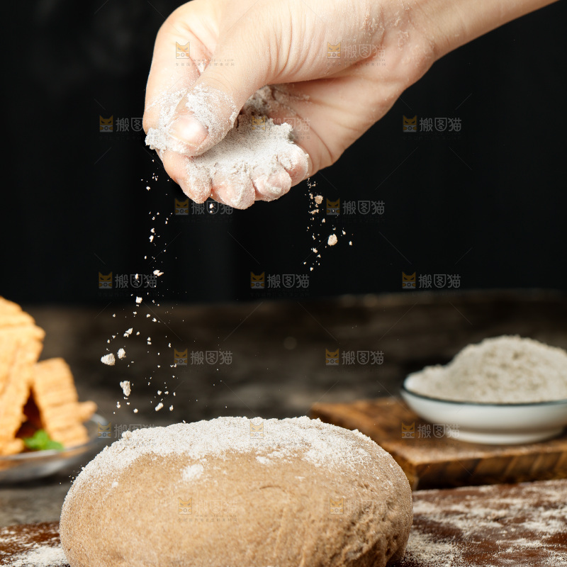 深底上的荞麦面团