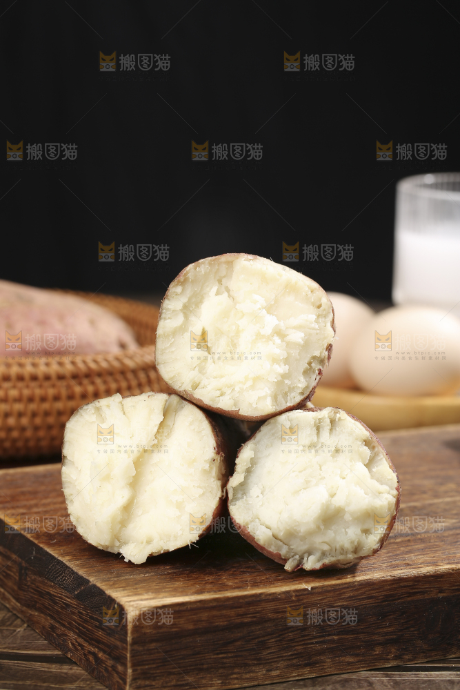 木底上的白心板栗薯