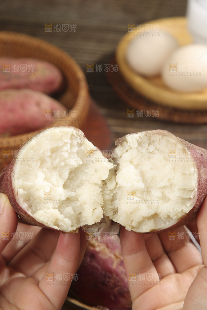 木底上的白心板栗薯