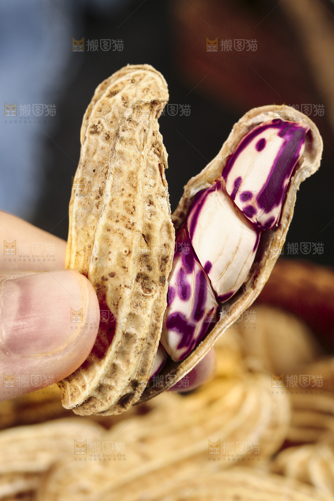 深底上的七彩花生