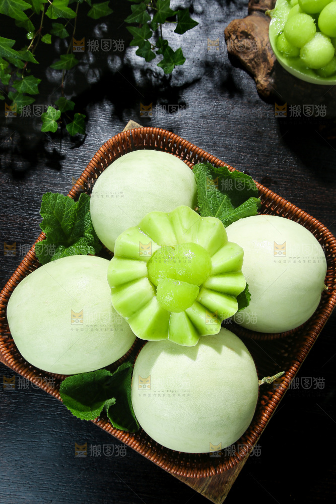 深底上的玉菇甜瓜