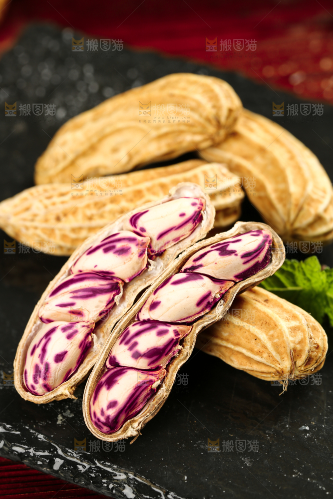 深底上的七彩花生