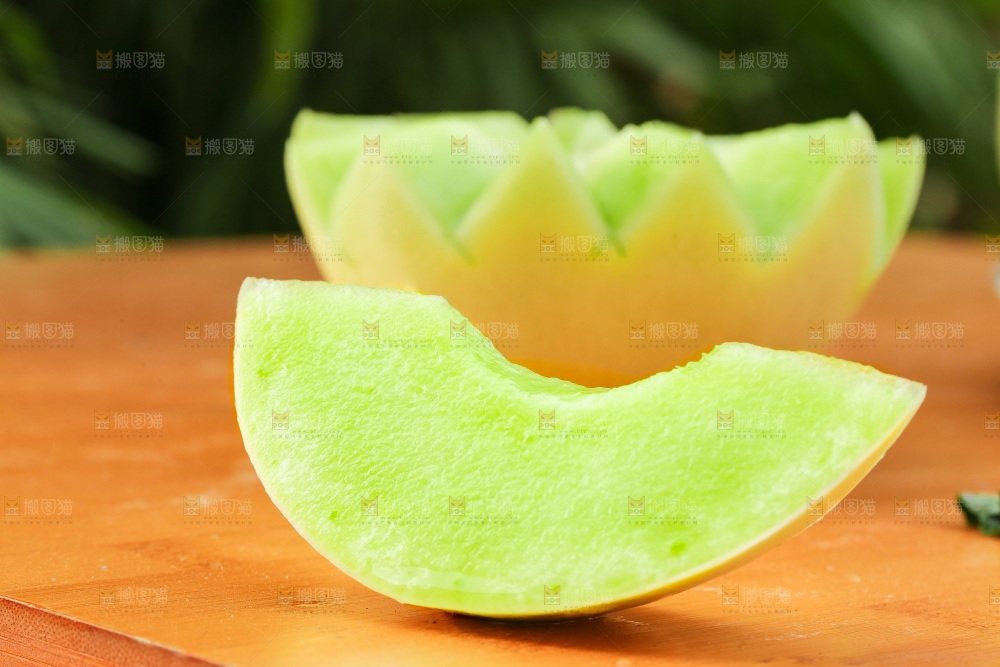 浅底上的玉菇甜瓜