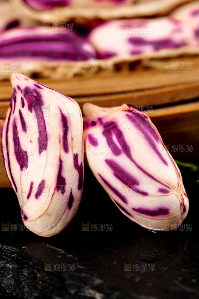 深底上的七彩花生