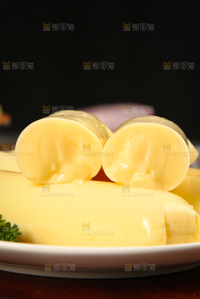 深底上的鸡蛋豆腐