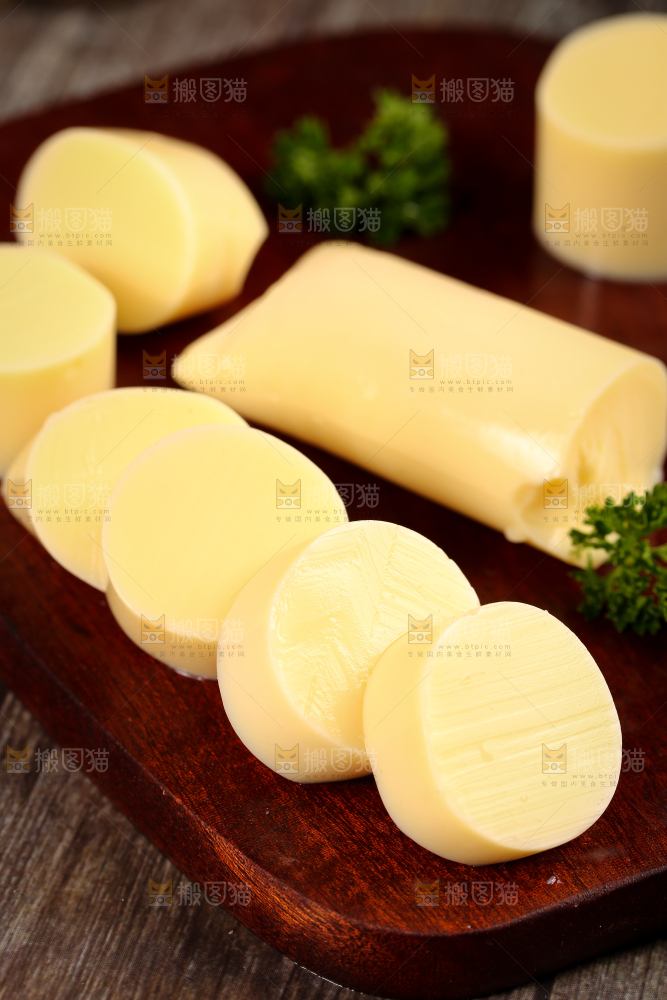 深底上的鸡蛋豆腐
