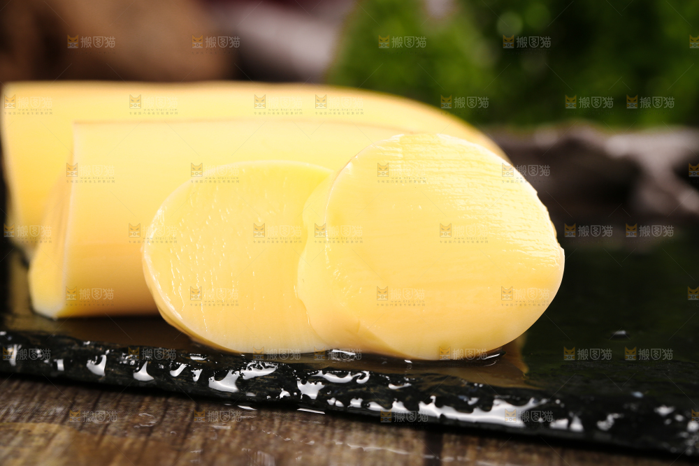 深底上的鸡蛋豆腐