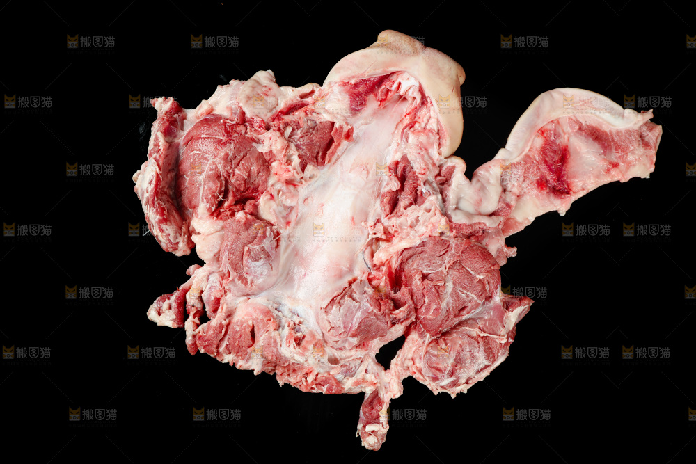 深底上的猪头肉