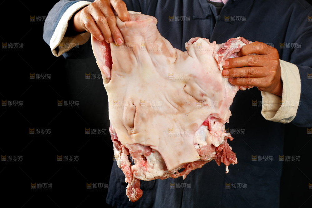 深底上的猪头肉