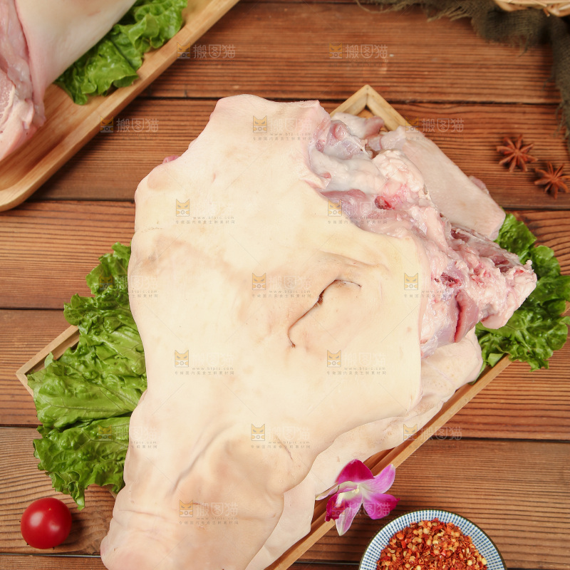 深底上的猪头肉