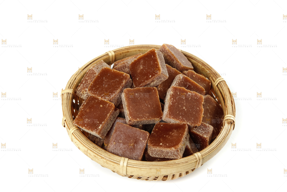 白底上的红糖块