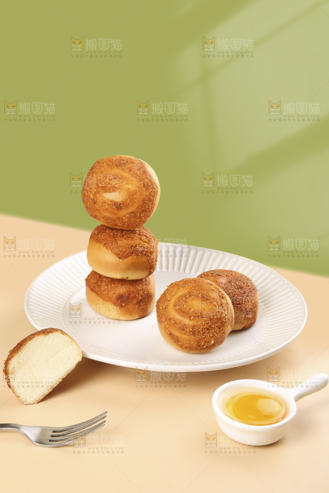 浅底上的椰蓉面包