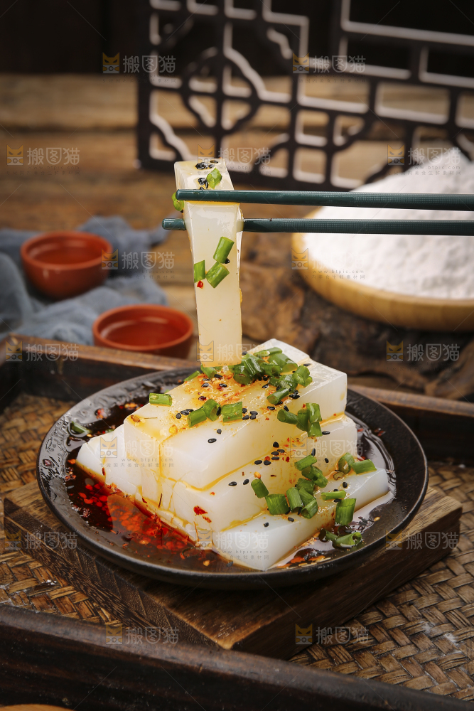 碗里的红油凉粉