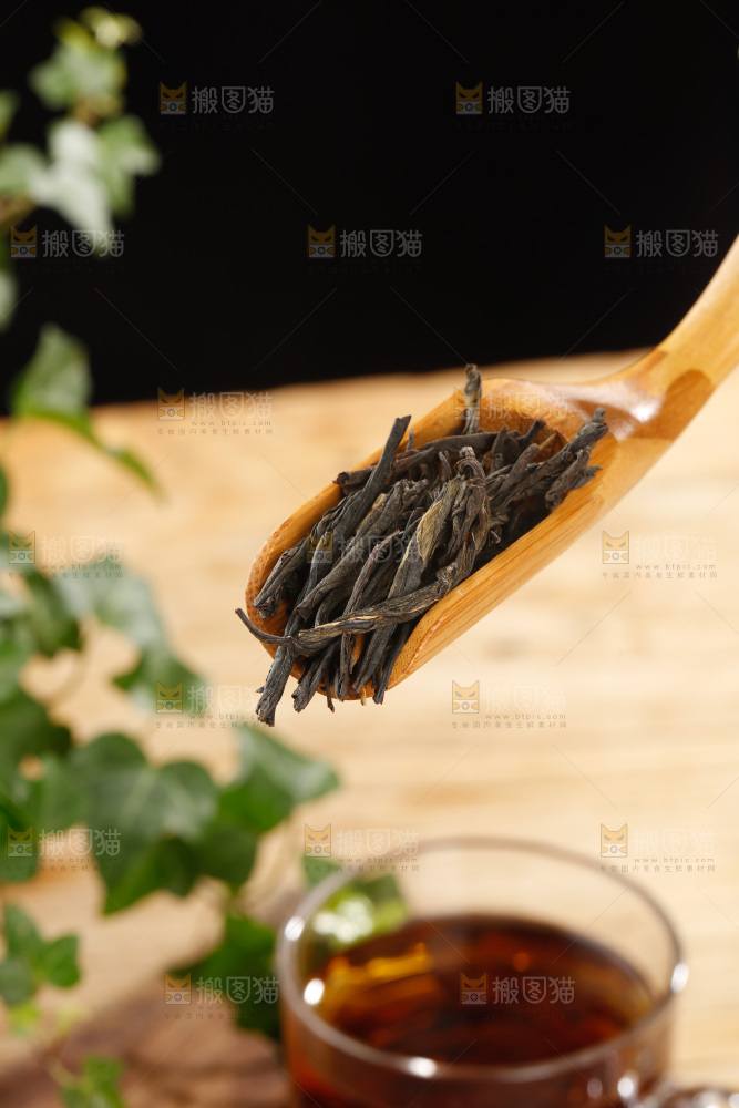 木底上的云南红茶