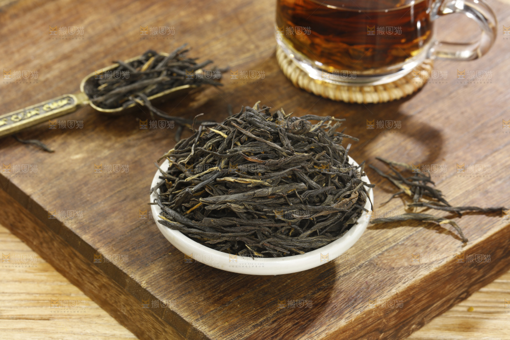 木底上的云南红茶