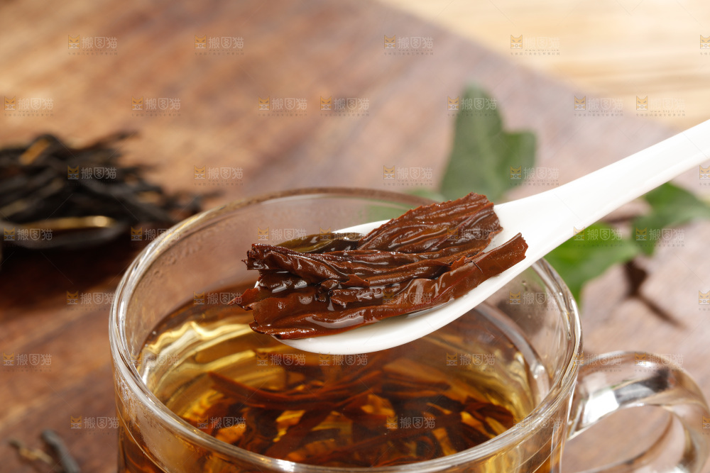 木底上的云南红茶