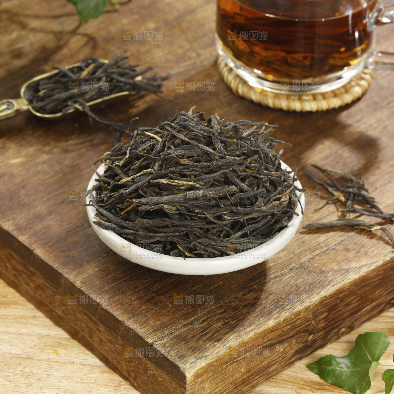 木底上的云南红茶