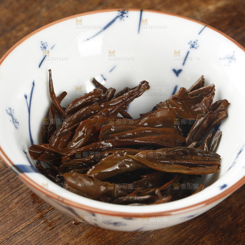 木底上的云南红茶